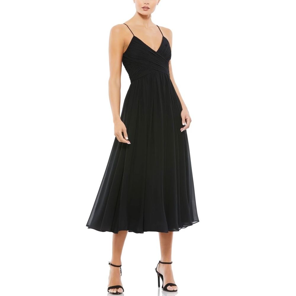 NEW Mac Duggal Ruched V-Neck Pleated Chiffon Dress, Black, size S